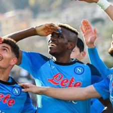 Napoli perde primeiro jogo em casa na temporada